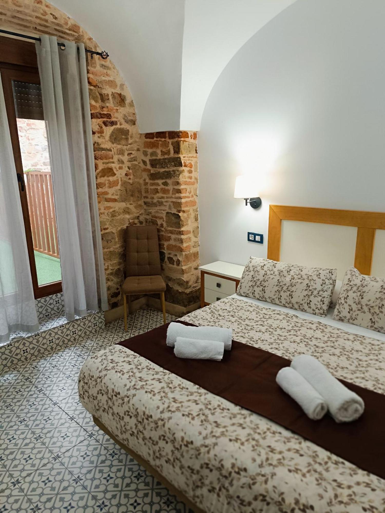 Al-Qazeres Suites Касерес Екстер'єр фото