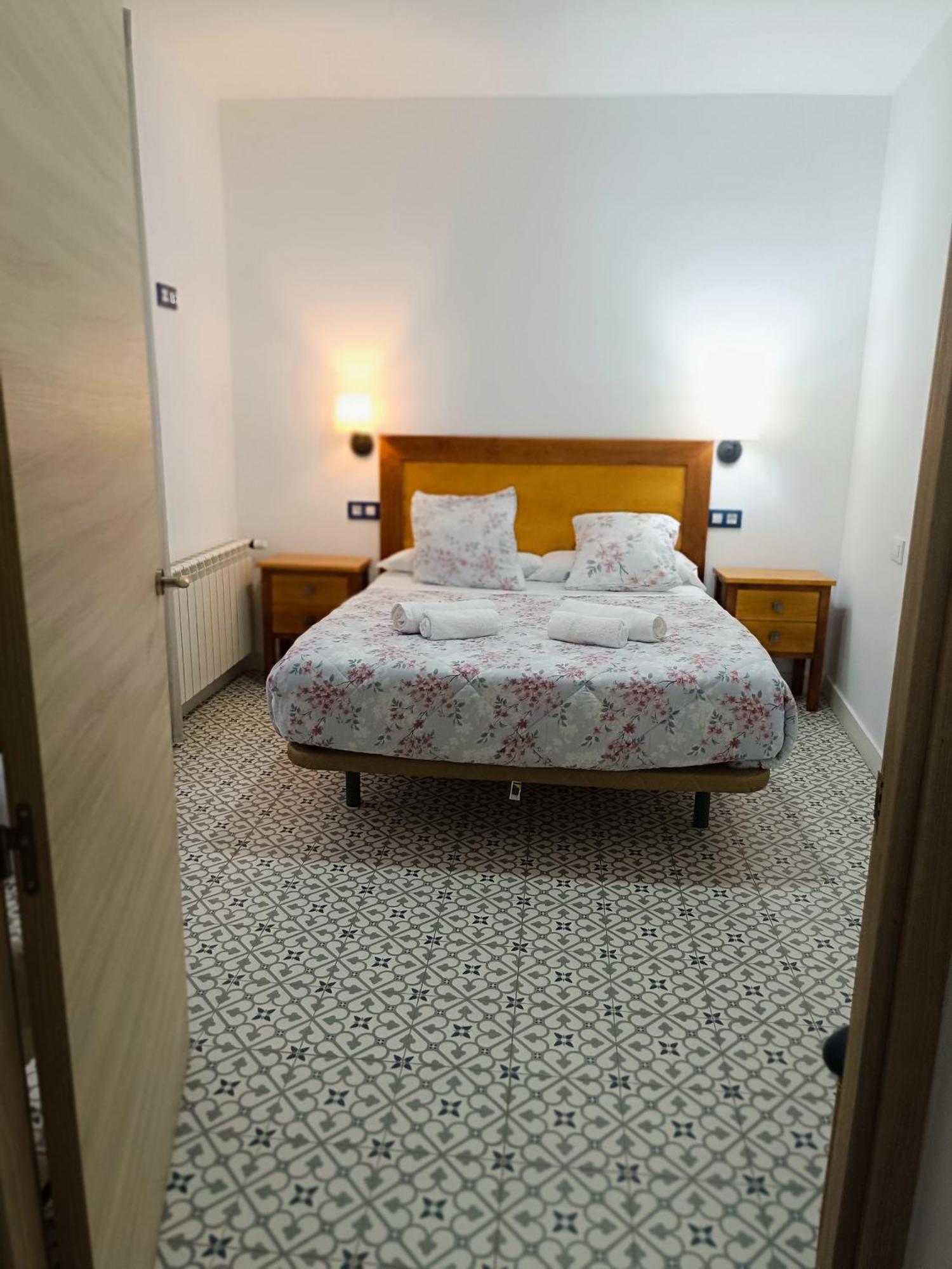 Al-Qazeres Suites Касерес Екстер'єр фото