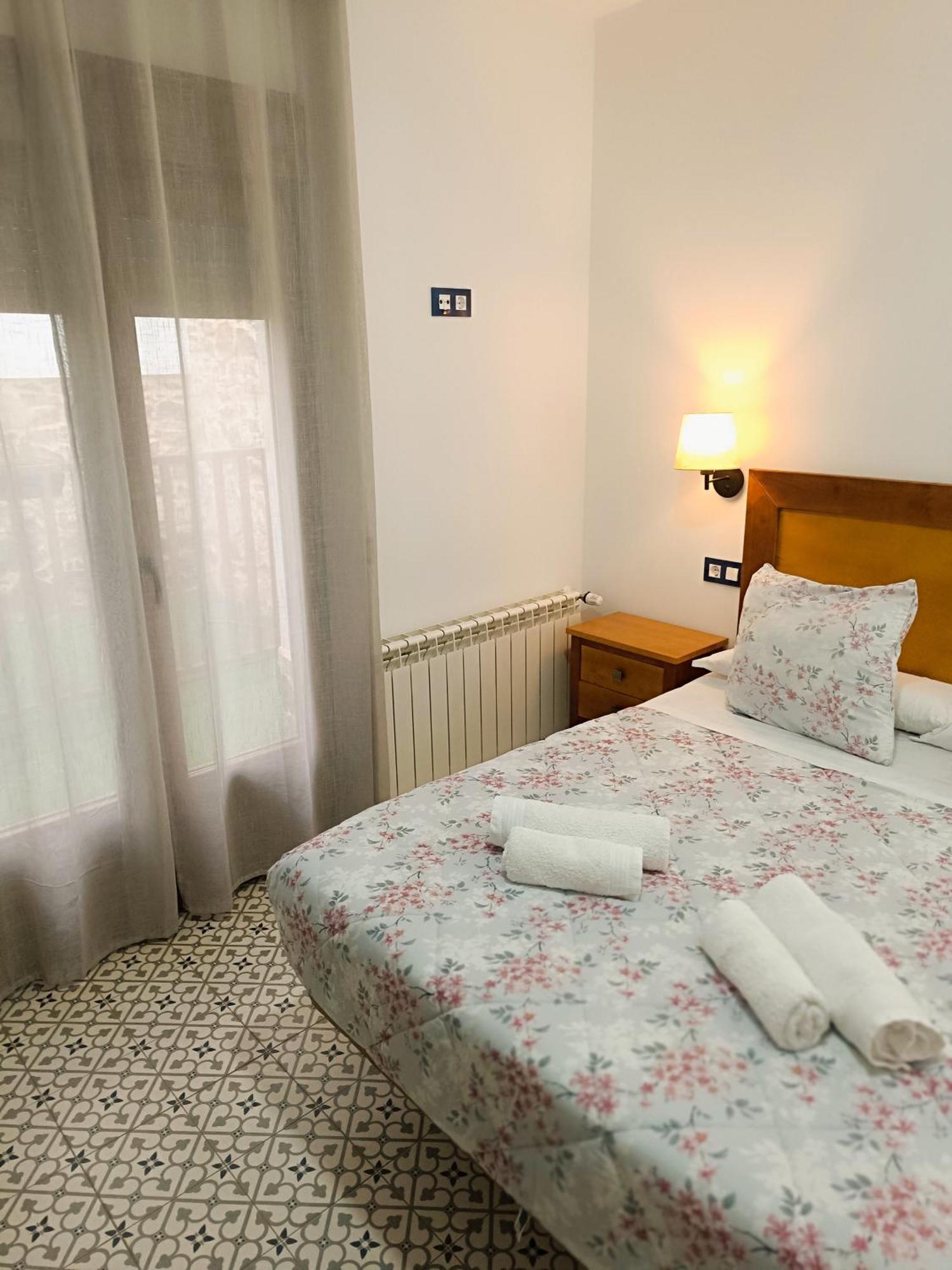 Al-Qazeres Suites Касерес Екстер'єр фото